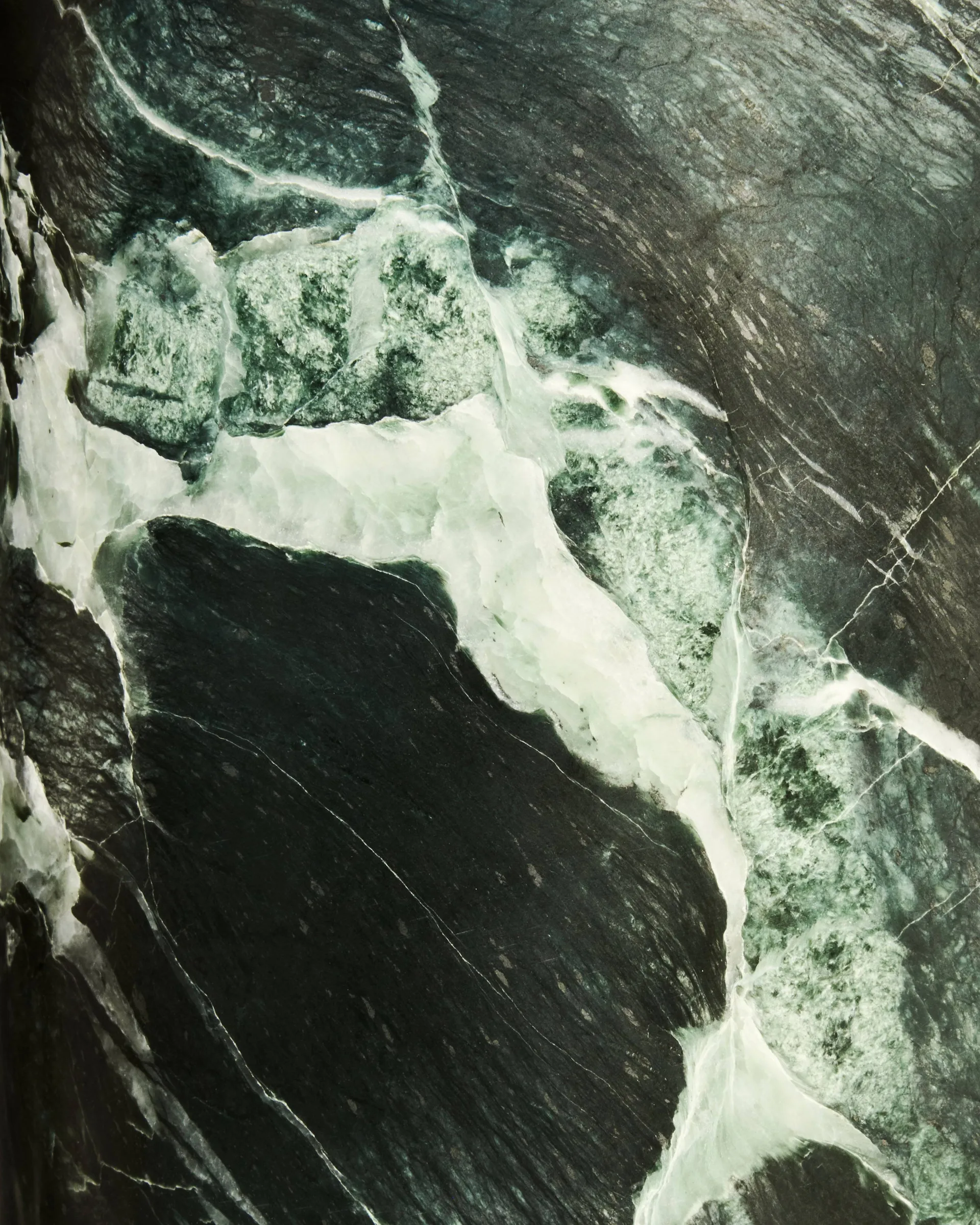 Grahvity L bordlampe, Emerald marble-canvas GUBI
