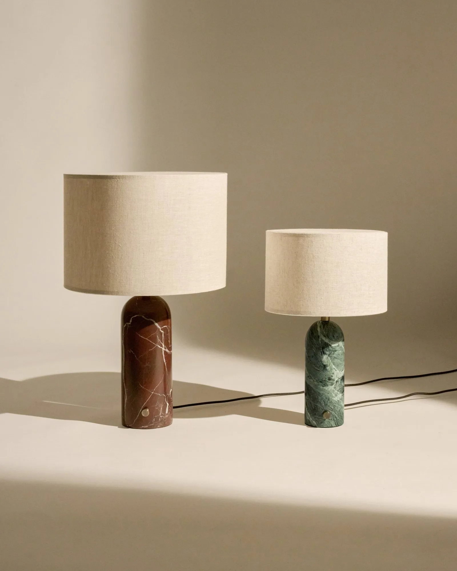 Grahvity L bordlampe, Emerald marble-canvas GUBI