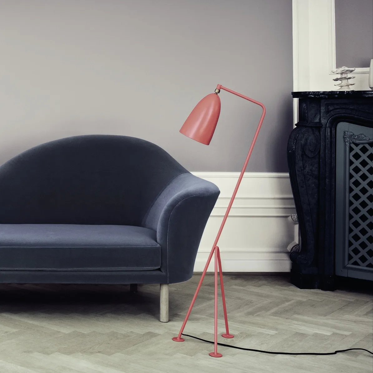 Gräshoppa golvlampa, vintage rød GUBI