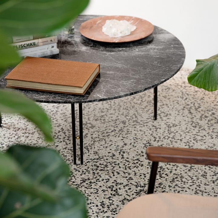 IOI sofabord, White carrara marble-Ø70-krom GUBI