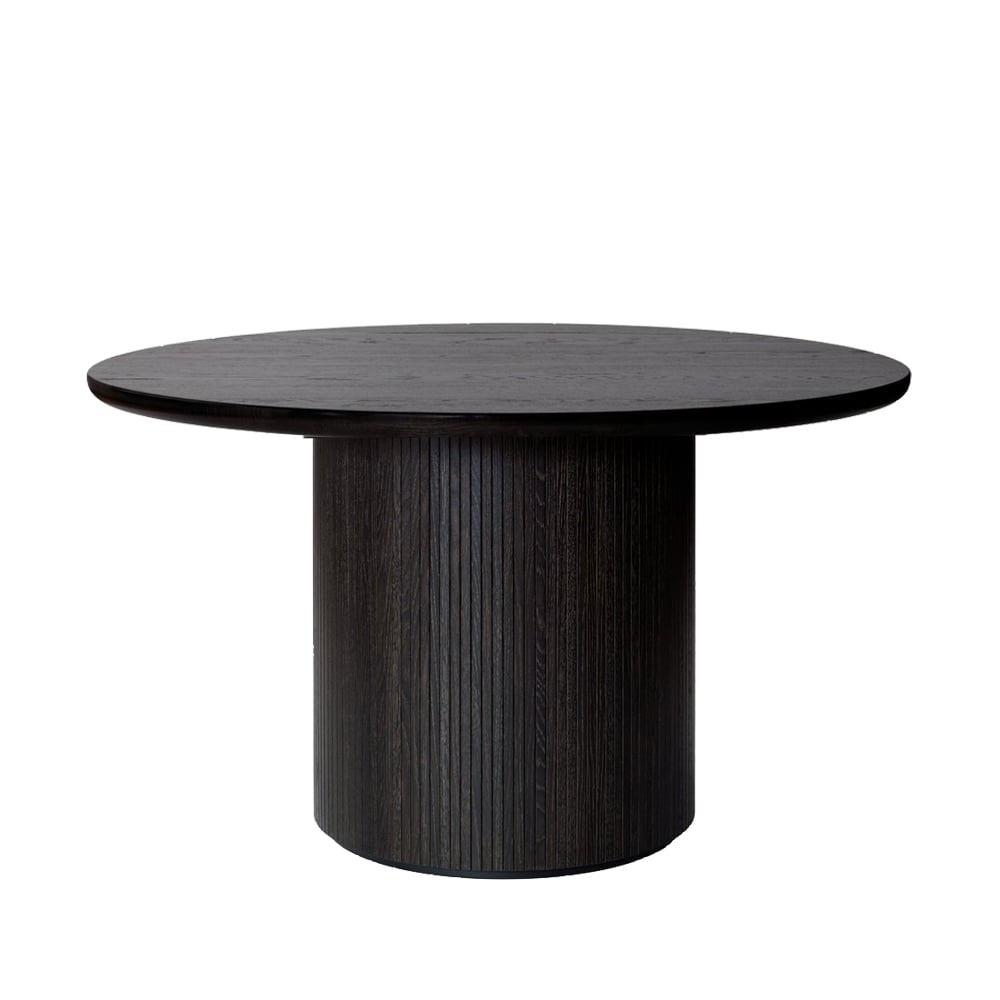 Bilde av Gubi Moon spisebord rundt Oak brown/black stained Ø 150 cm