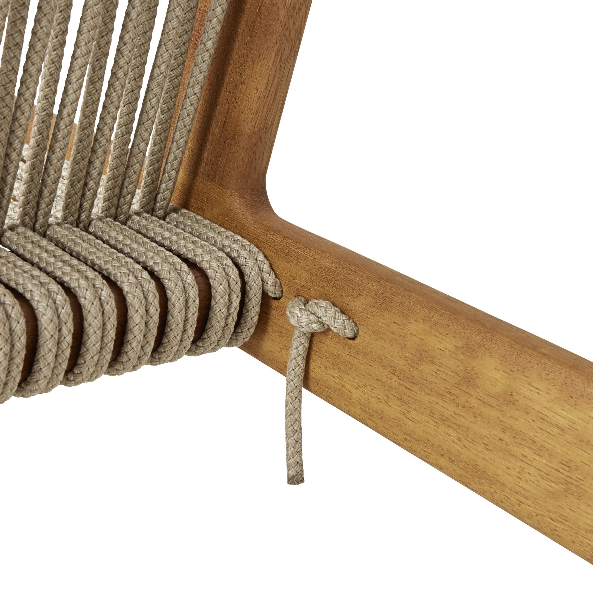 MR01 Initial outdoor lounge chair, Oljet irokotre GUBI