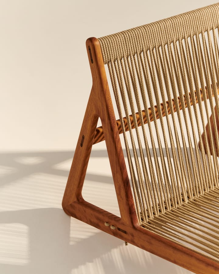 MR01 Initial outdoor lounge chair, Oljet irokotre GUBI