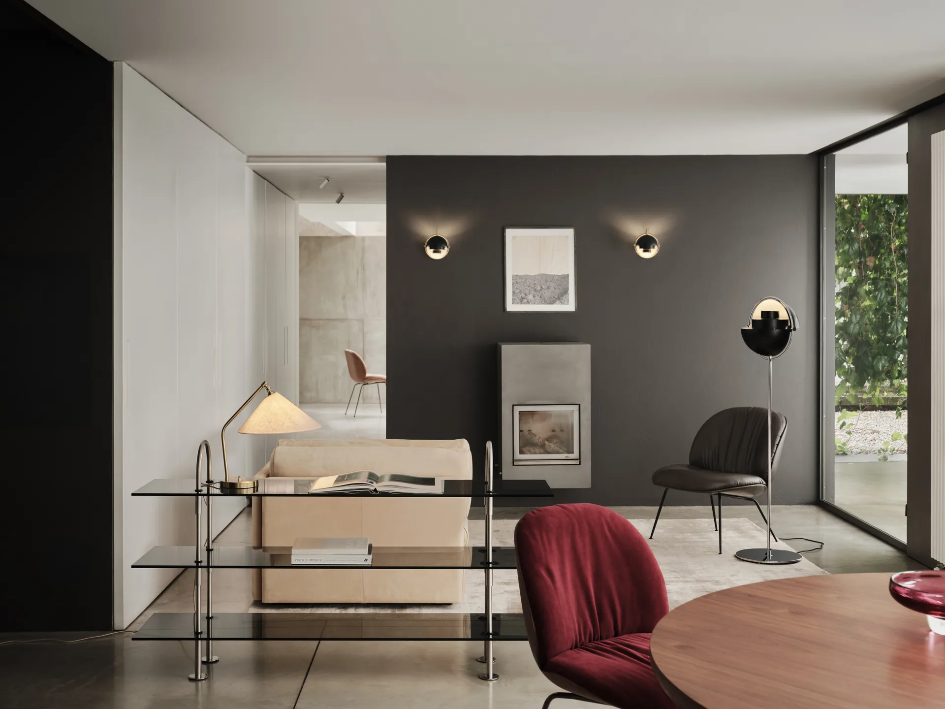 Multi-Lite vegglampe, Svart-messing GUBI