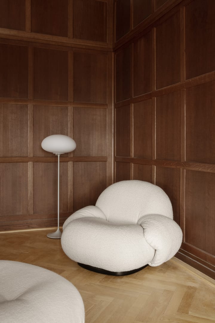 Pacha loungelenestol med armlene, Karakorum 001-pearl gold GUBI