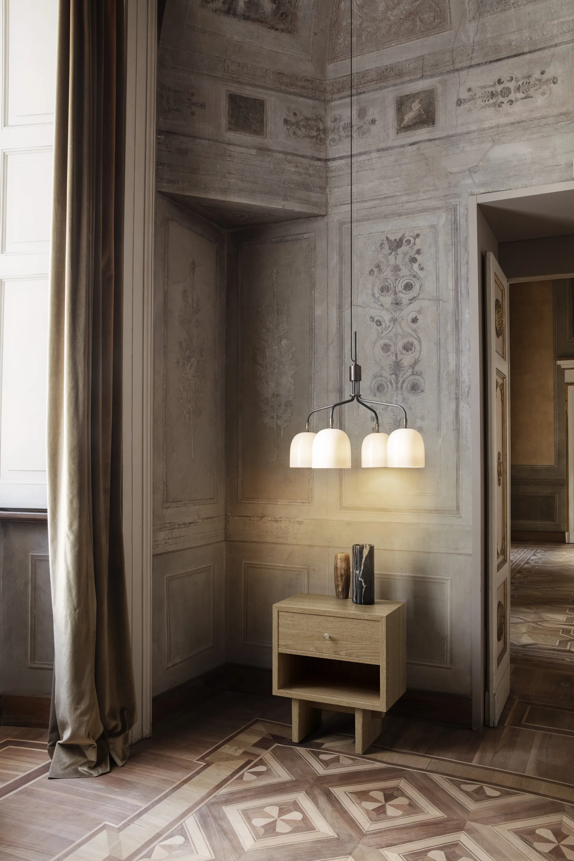 Private sidebord 40x50 cm, Lysbeiset eik GUBI