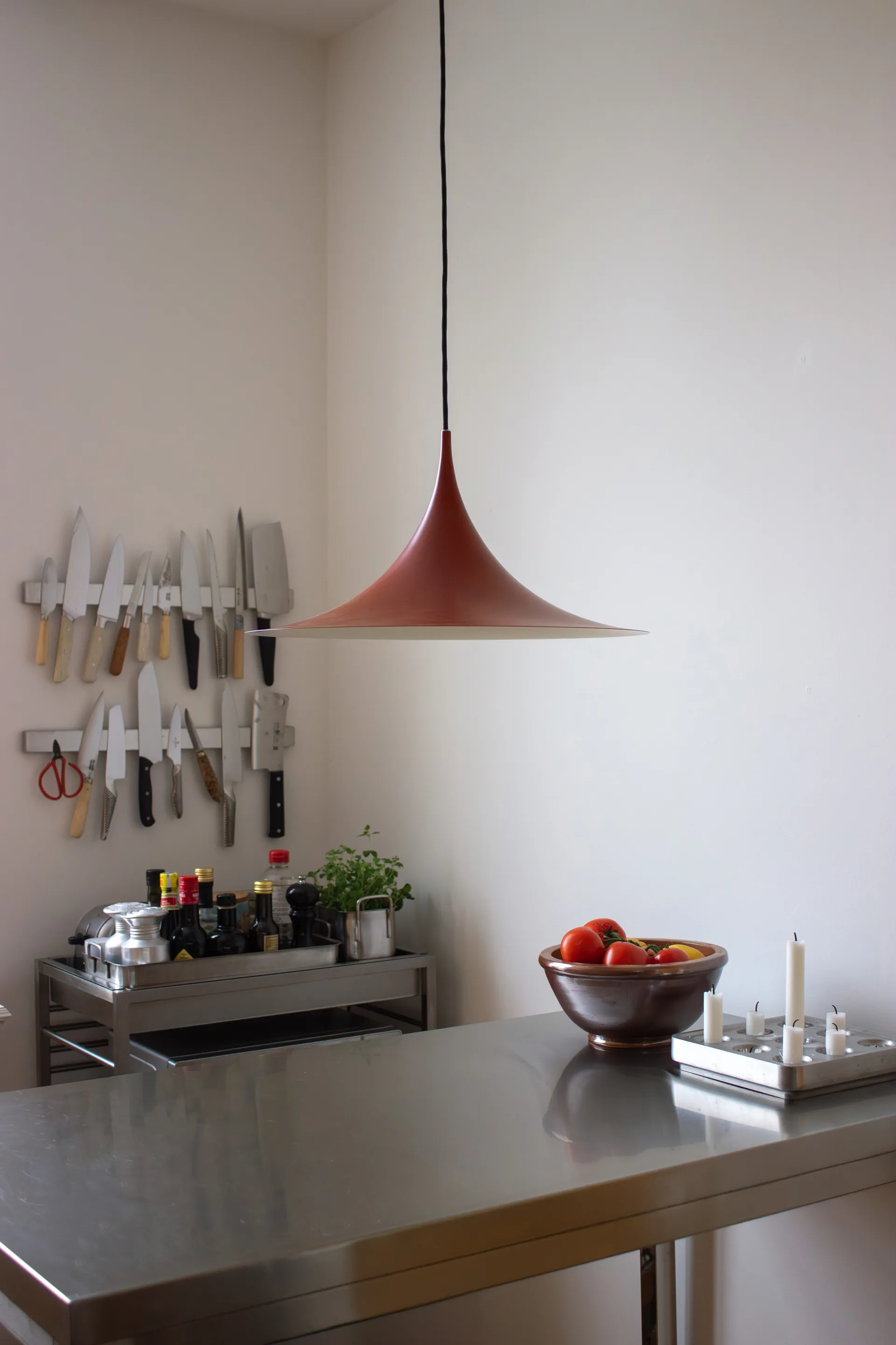 Semi lampe Ø 47 cm, Special Edition Auburn Red semi matt GUBI