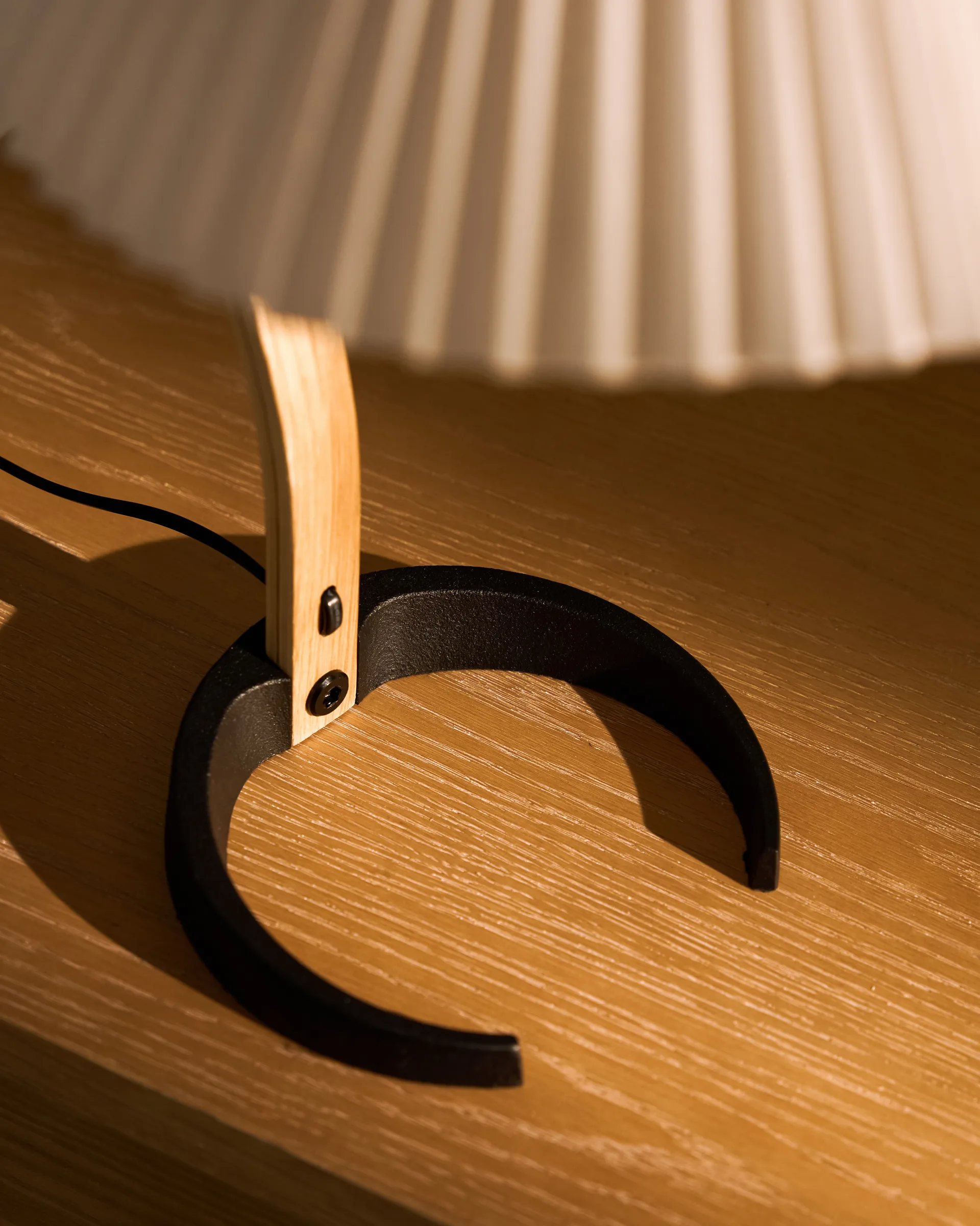 Timberline bordlampe, Oak-birch-white GUBI