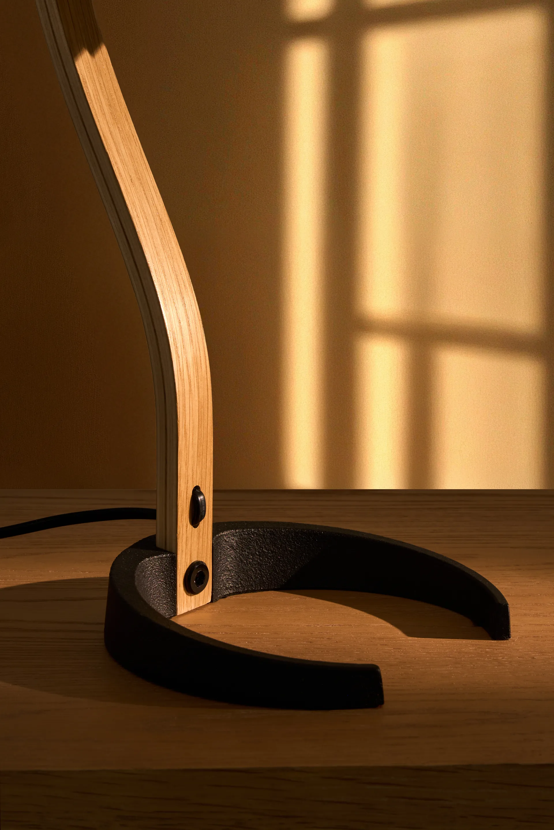 Timberline bordlampe, Oak-birch-white GUBI