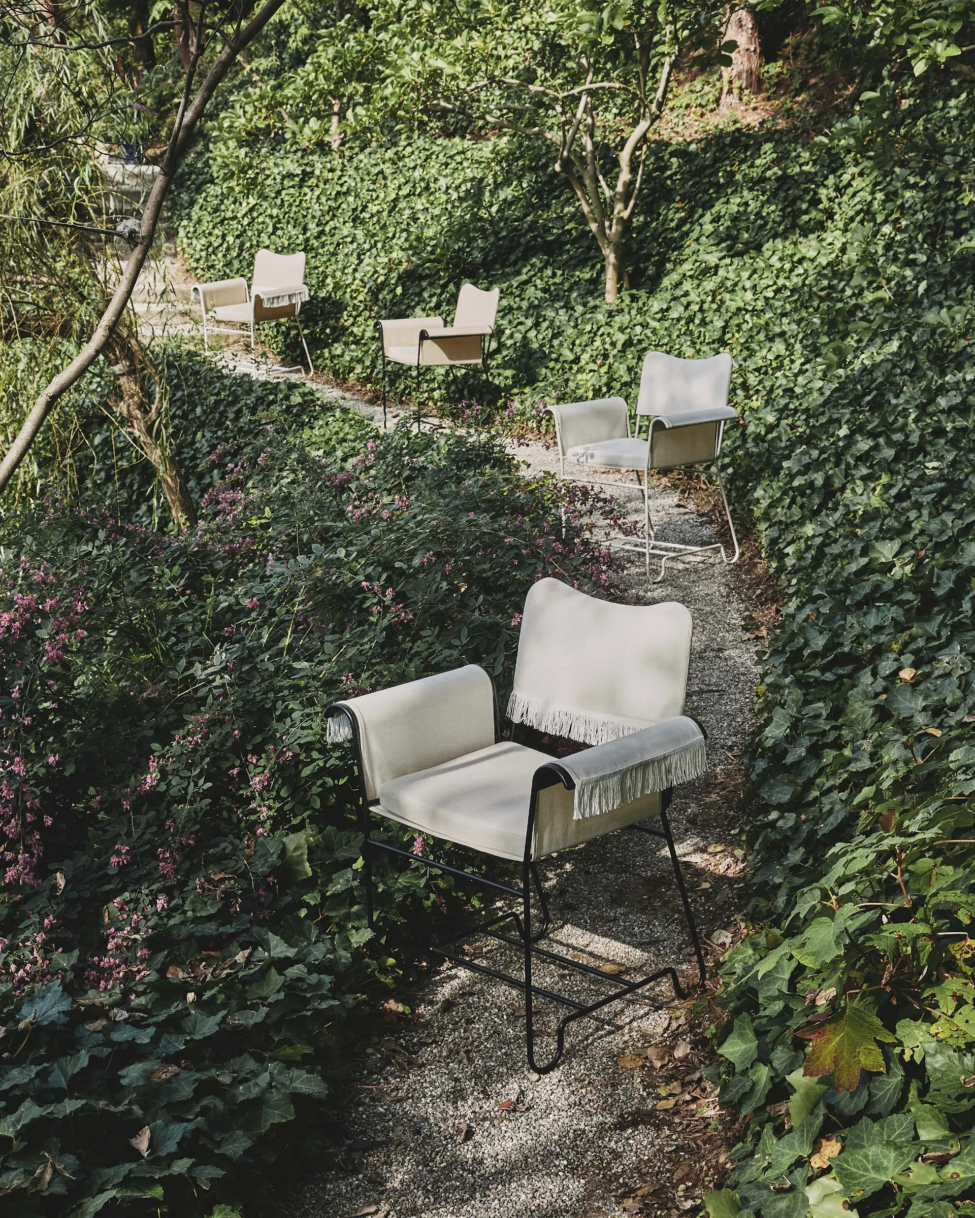 Tropique karmstol med frynser, Black-Leslie 12 GUBI