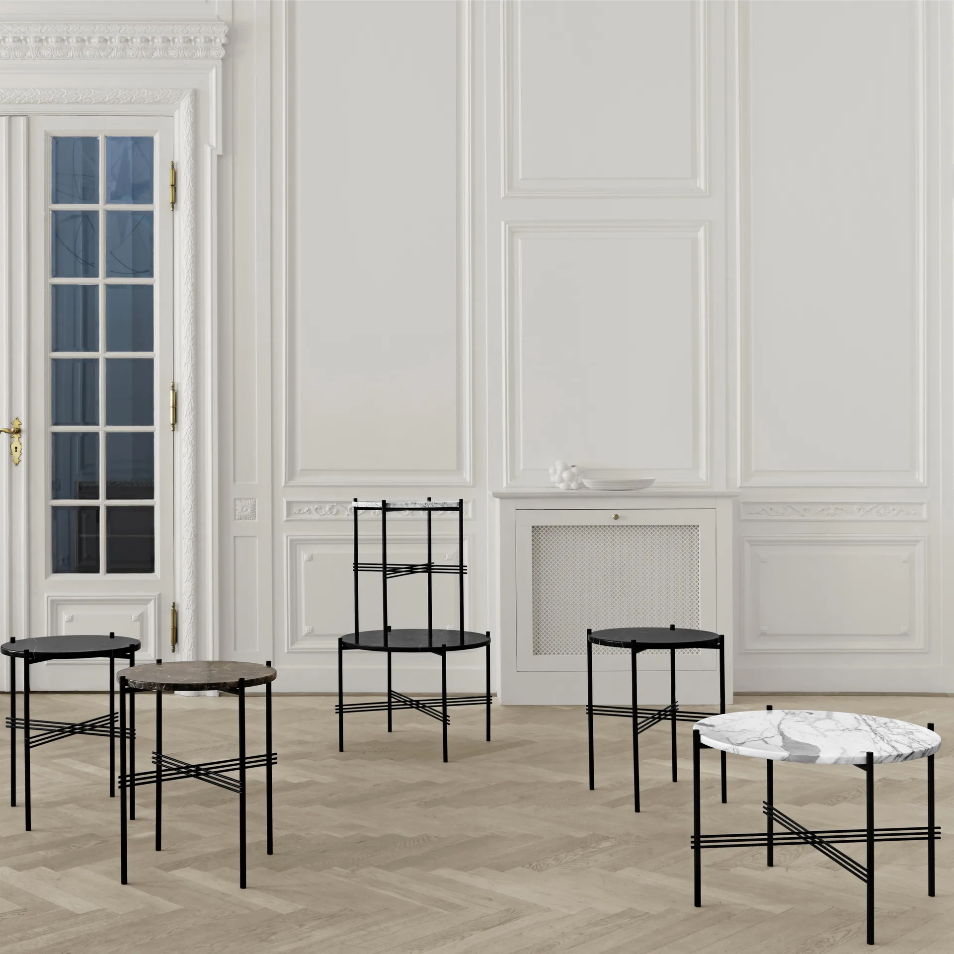 TS salongbord messingsbein Ø 55 cm, svart marmor GUBI