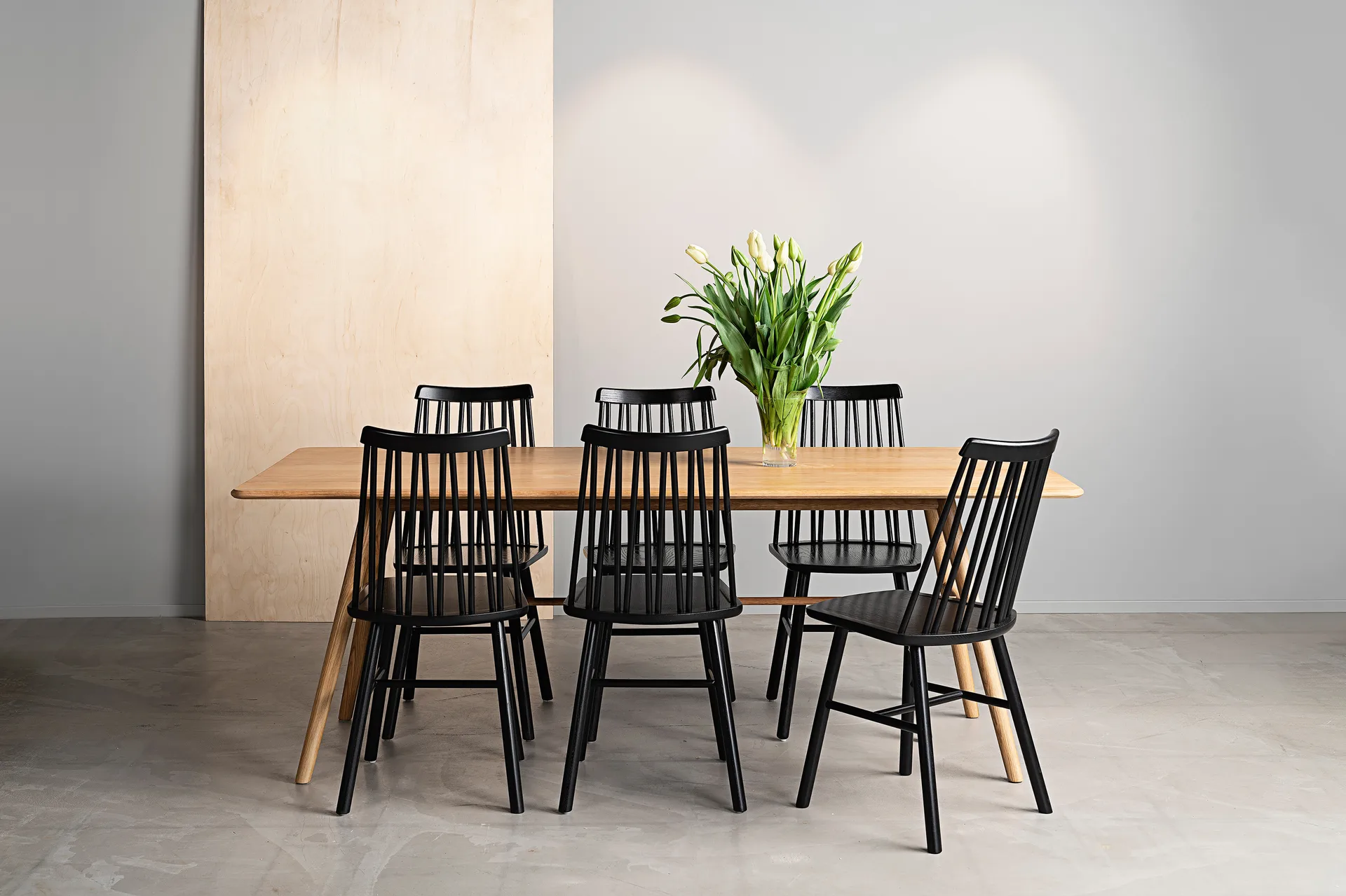 ZigZag stol, Ask svart beis Hans K