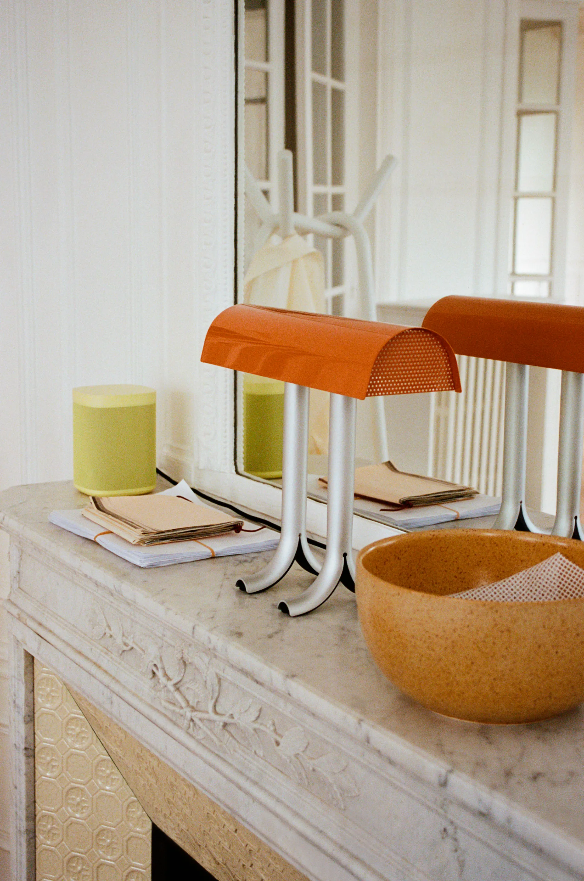 Anagram bordlampe, Charred orange HAY