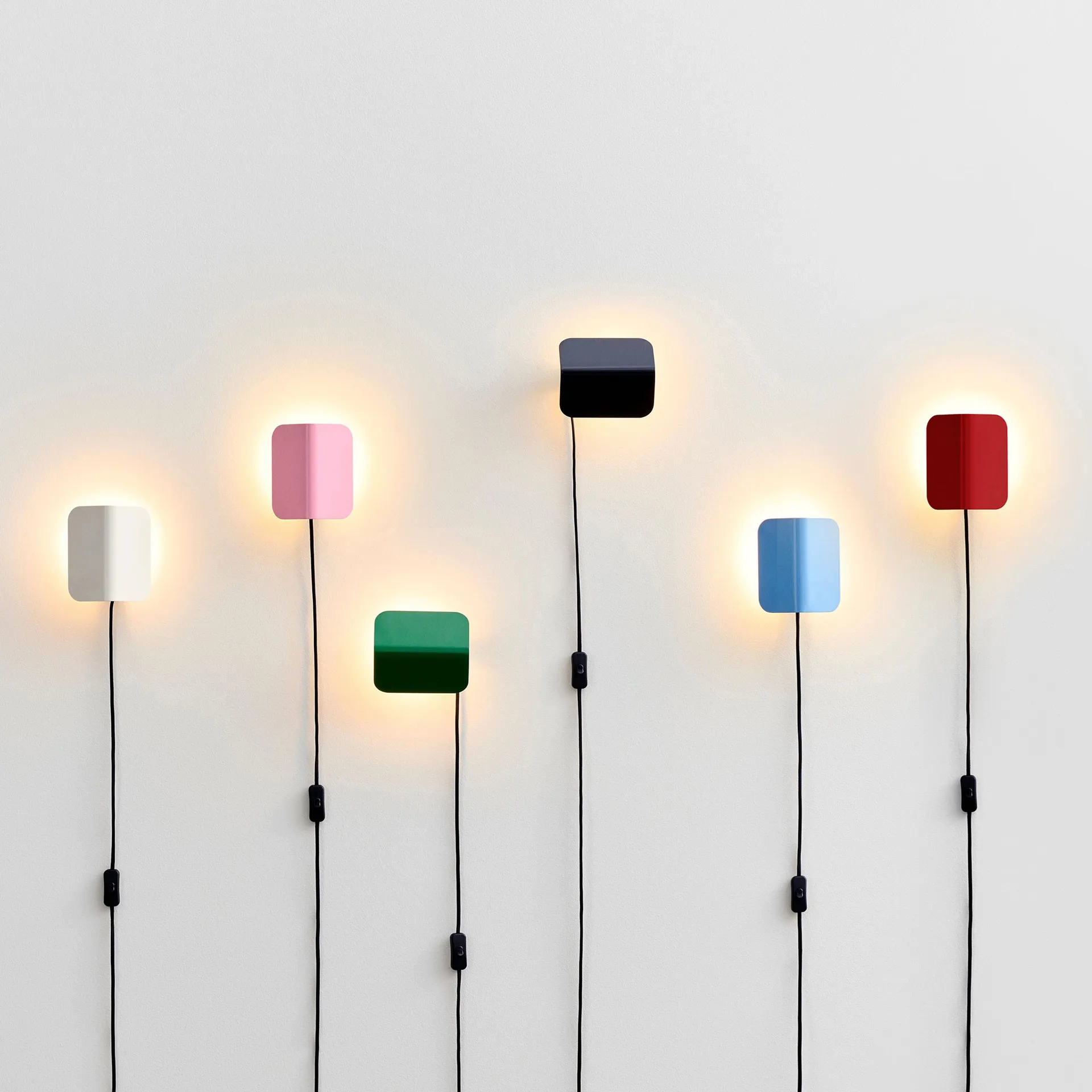 Apex vegglampe, Iron black HAY