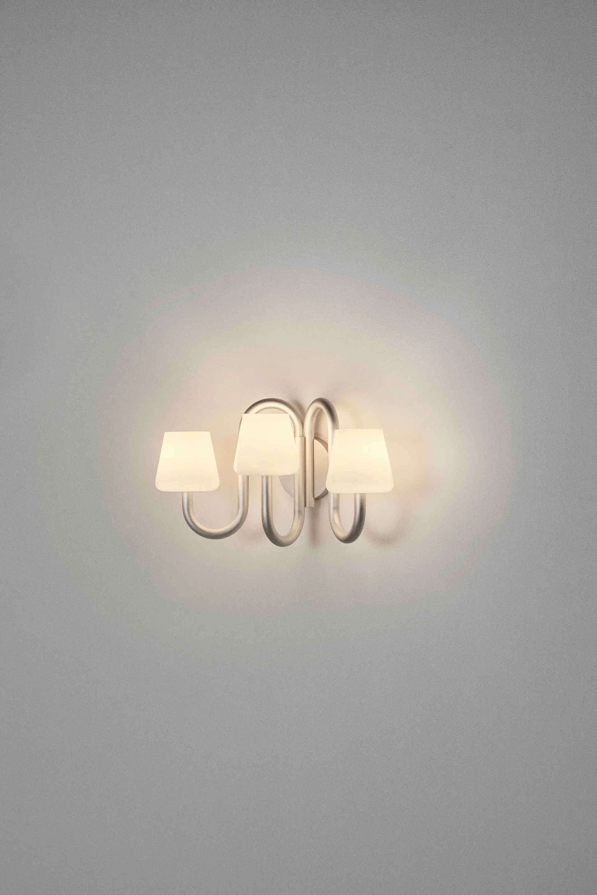 Apollo vegglampe, White opal HAY
