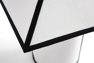 Ava pyramid bordlampe 29 cm - White - HAY