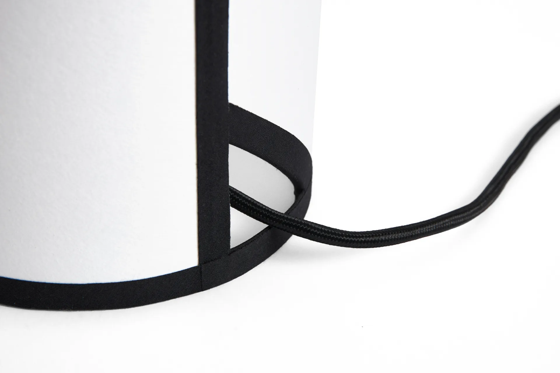 Ava pyramid bordlampe 29 cm, White HAY