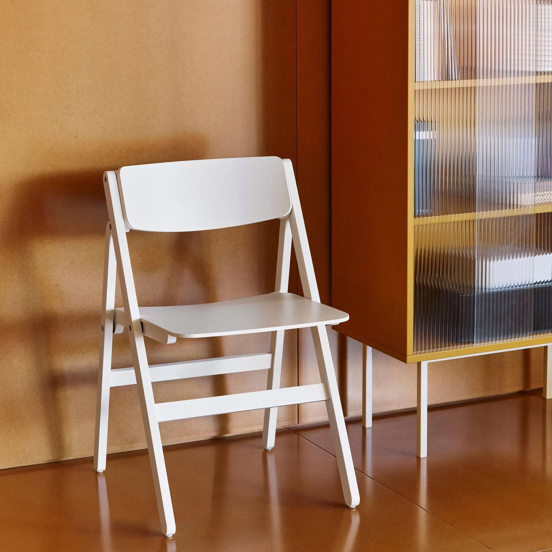 Backflip Chair stol→Backflip Chair stol, Cream white lakkert bøk HAY