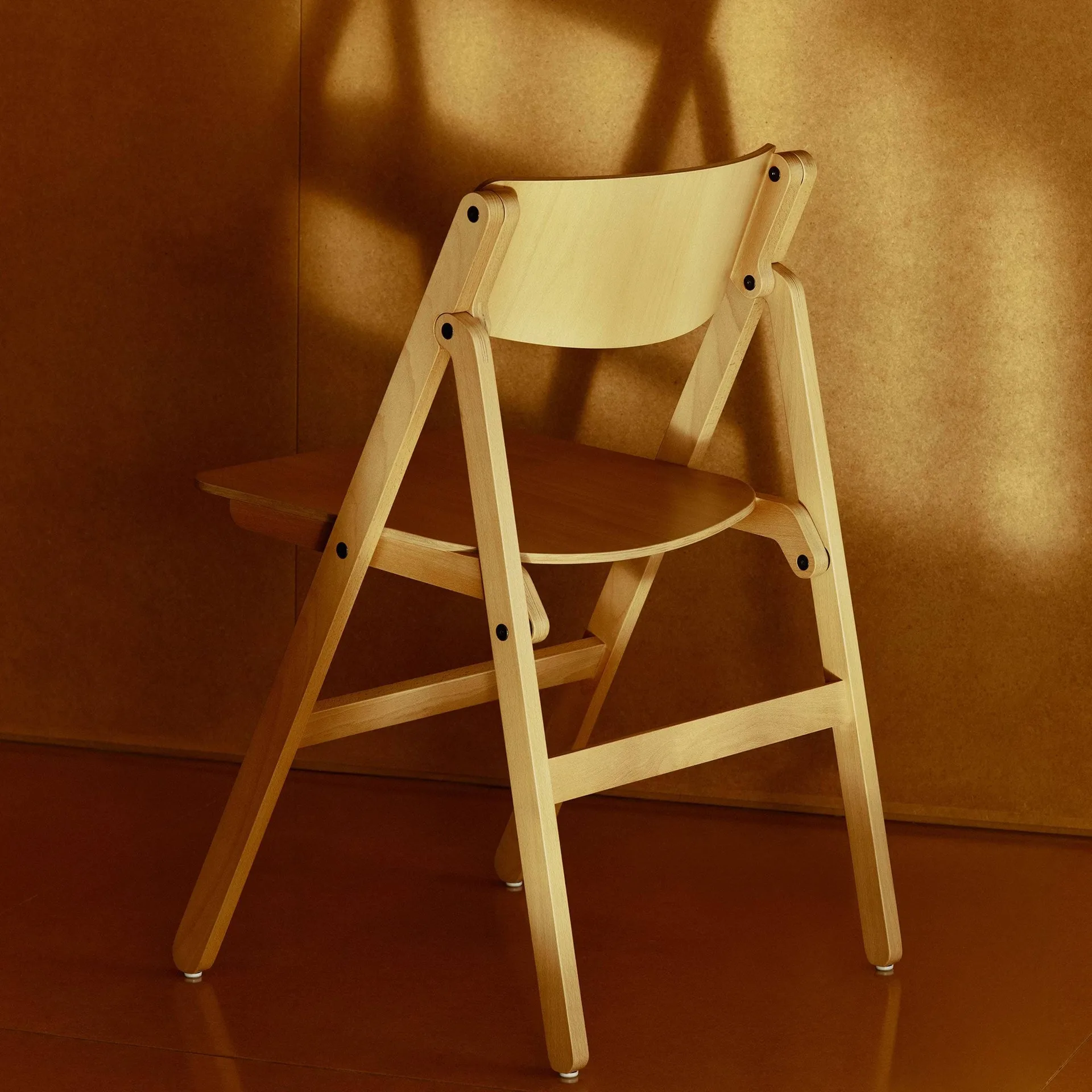 Backflip Chair stol→Backflip Chair stol, Golden lakkert bøk HAY