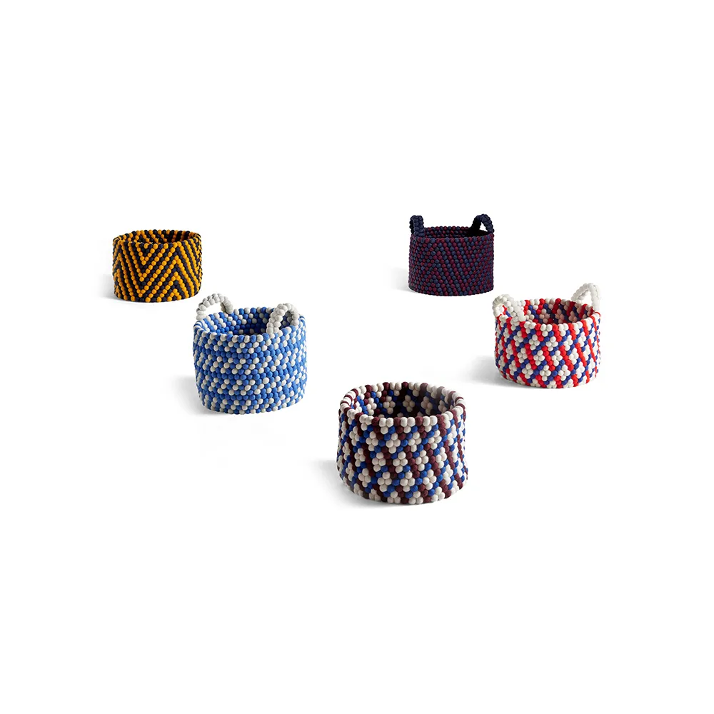 Bead kurv med håndtak, blue dash, large HAY