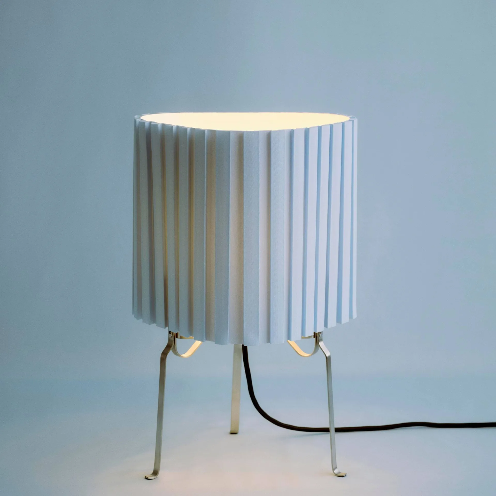 Canelé bordlampe, Soft blue HAY