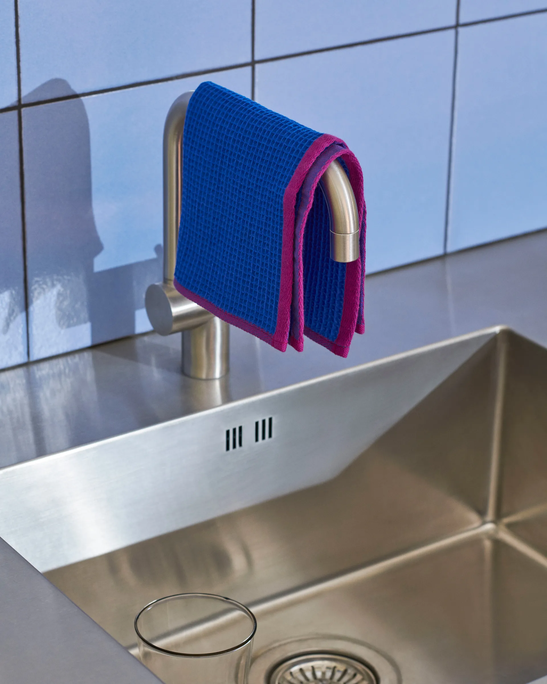 Canteen oppvaskklut 31 × 31 cm 2‑pakning, Blue/fuchsia-Beige/yellow HAY