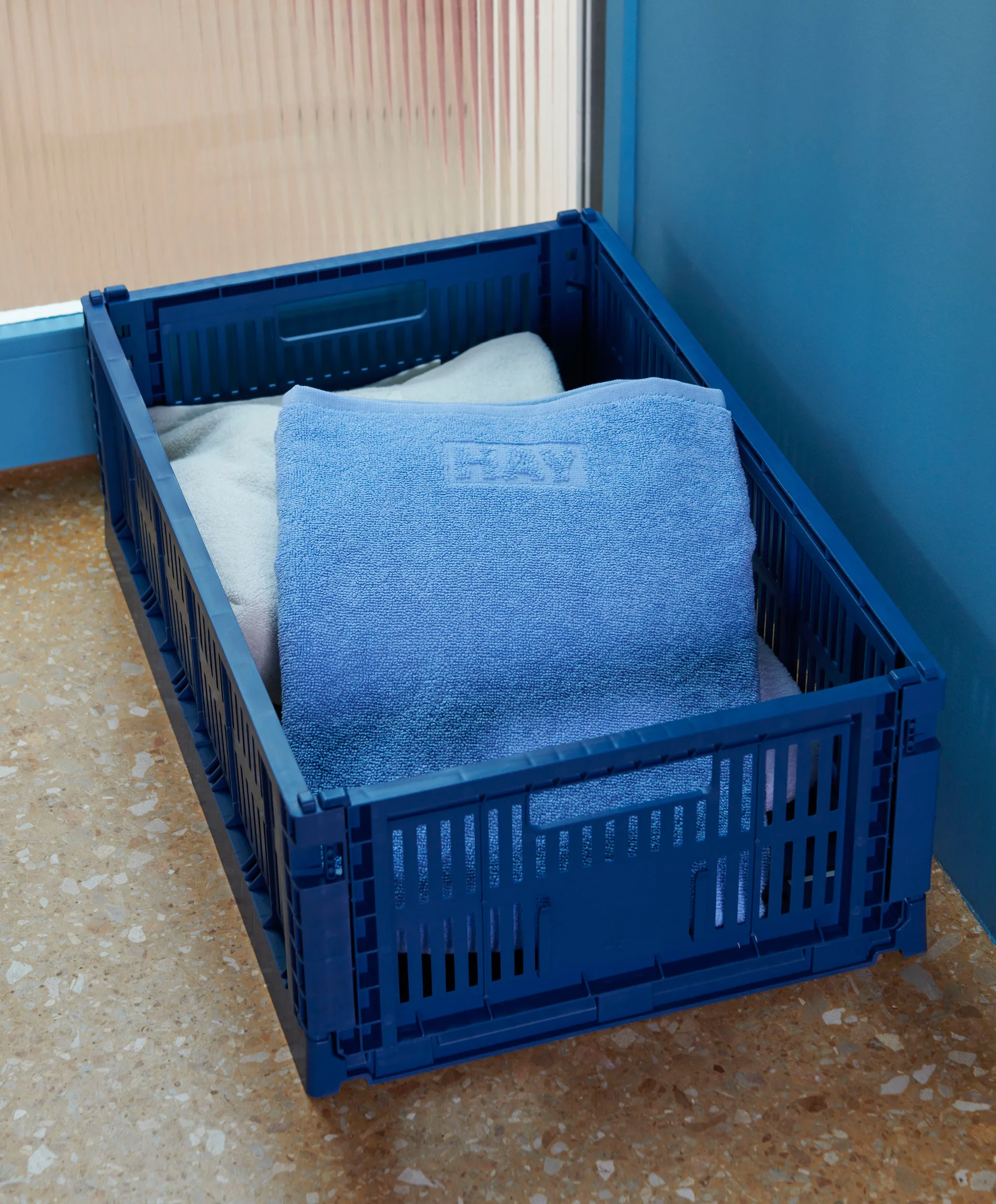 Colour Crate L 34,5 x 53 cm, Dark blue HAY