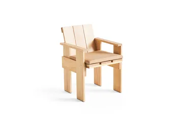 Crate Dining Chair stol med armlener - Water-based lacquered pinewood - HAY
