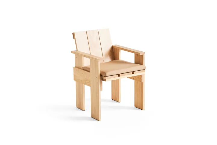 Crate Dining Chair stol med armlener - Water-based lacquered pinewood - HAY