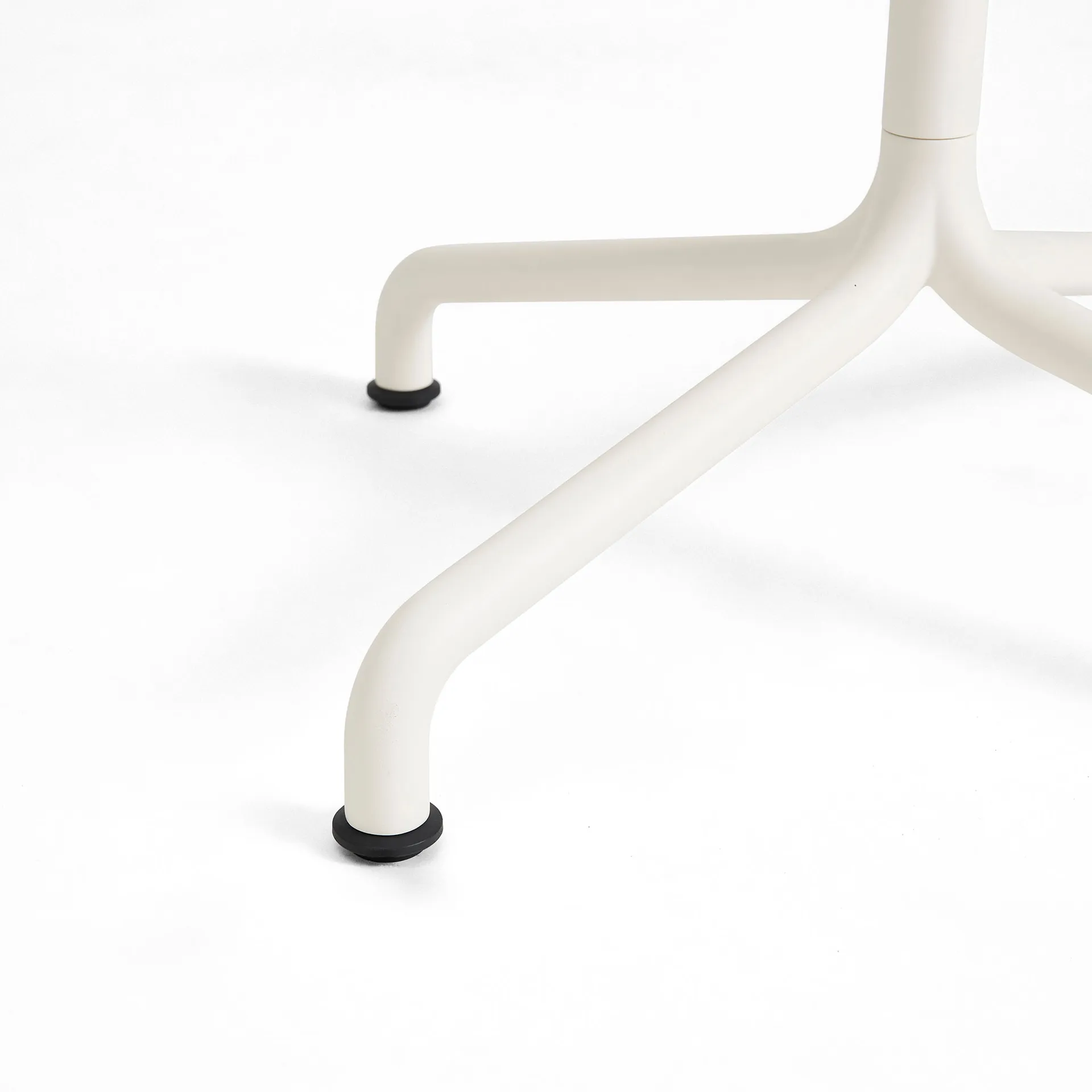 Deville bord 60×70×74 cm, Cream white HAY