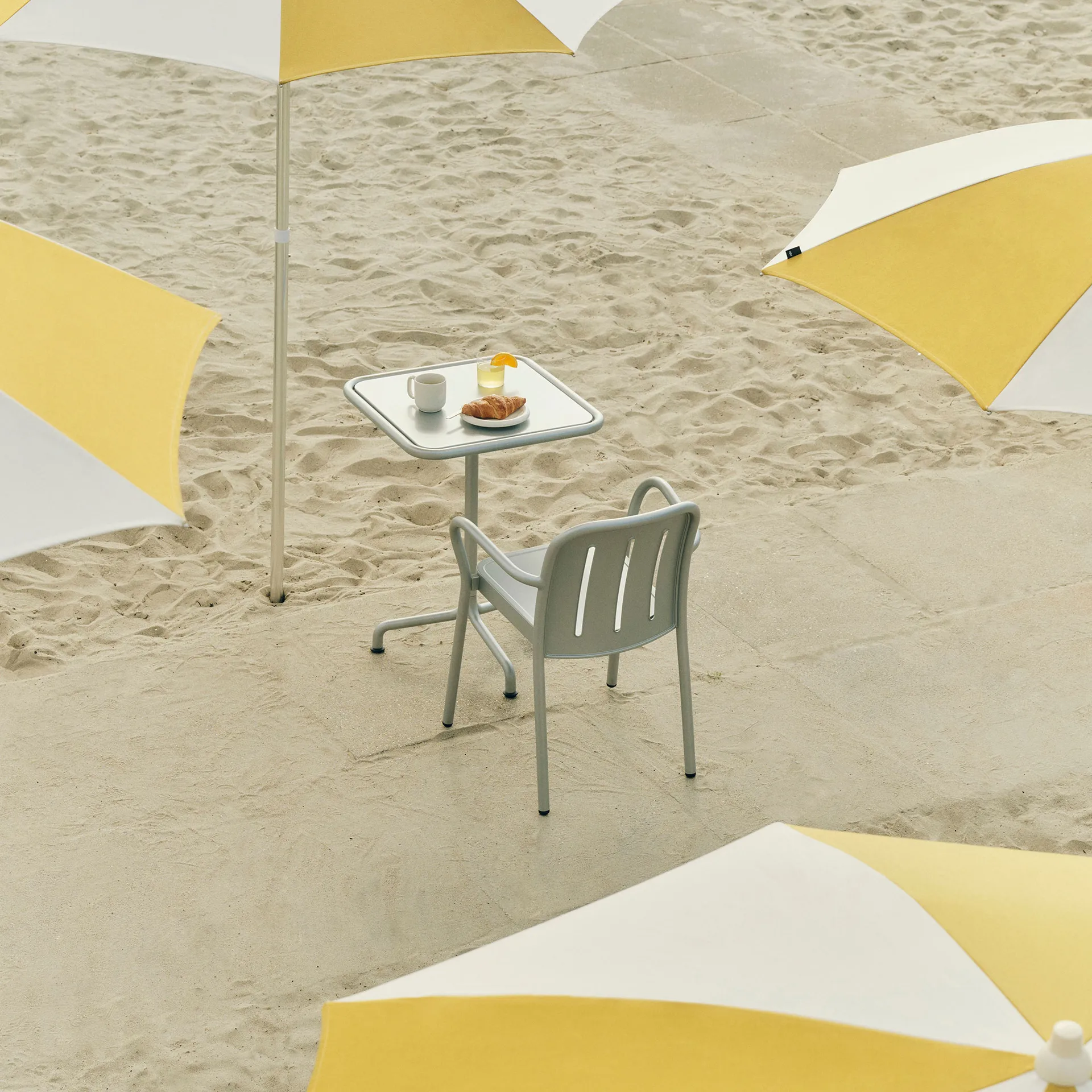 Deville bord 60×70×74 cm, Silver grey HAY