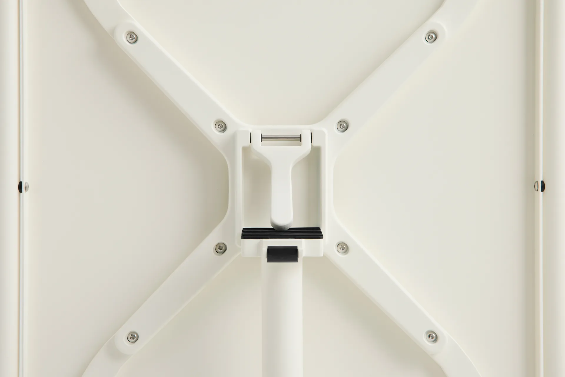 Deville bord Ø80x74 cm, Cream white HAY