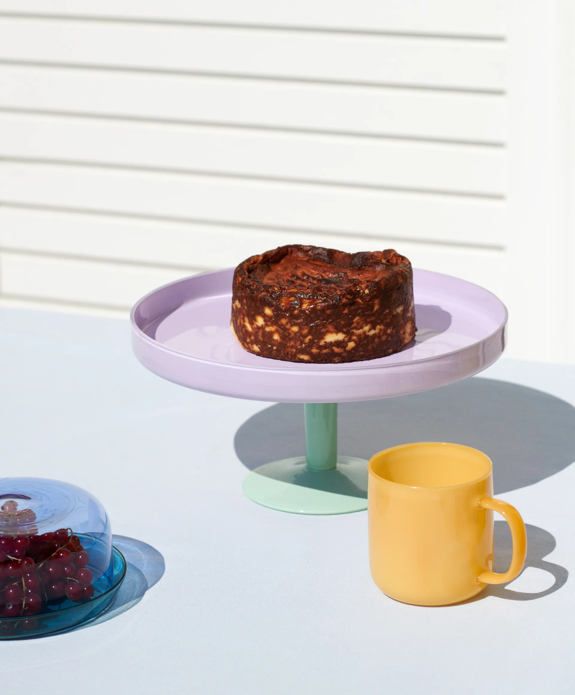 Display kakefat på fot Ø 26,5 cm, Rosa-mint HAY