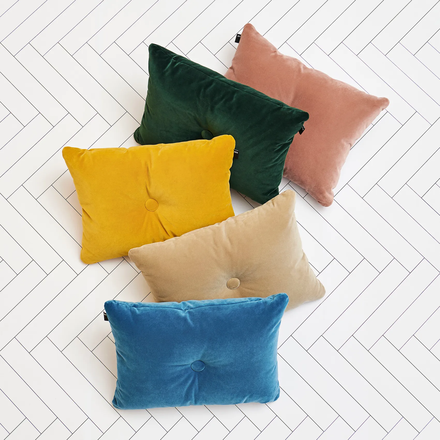 Dot Cushion Soft 1 Dot pute 45x60 cm, Dark green HAY