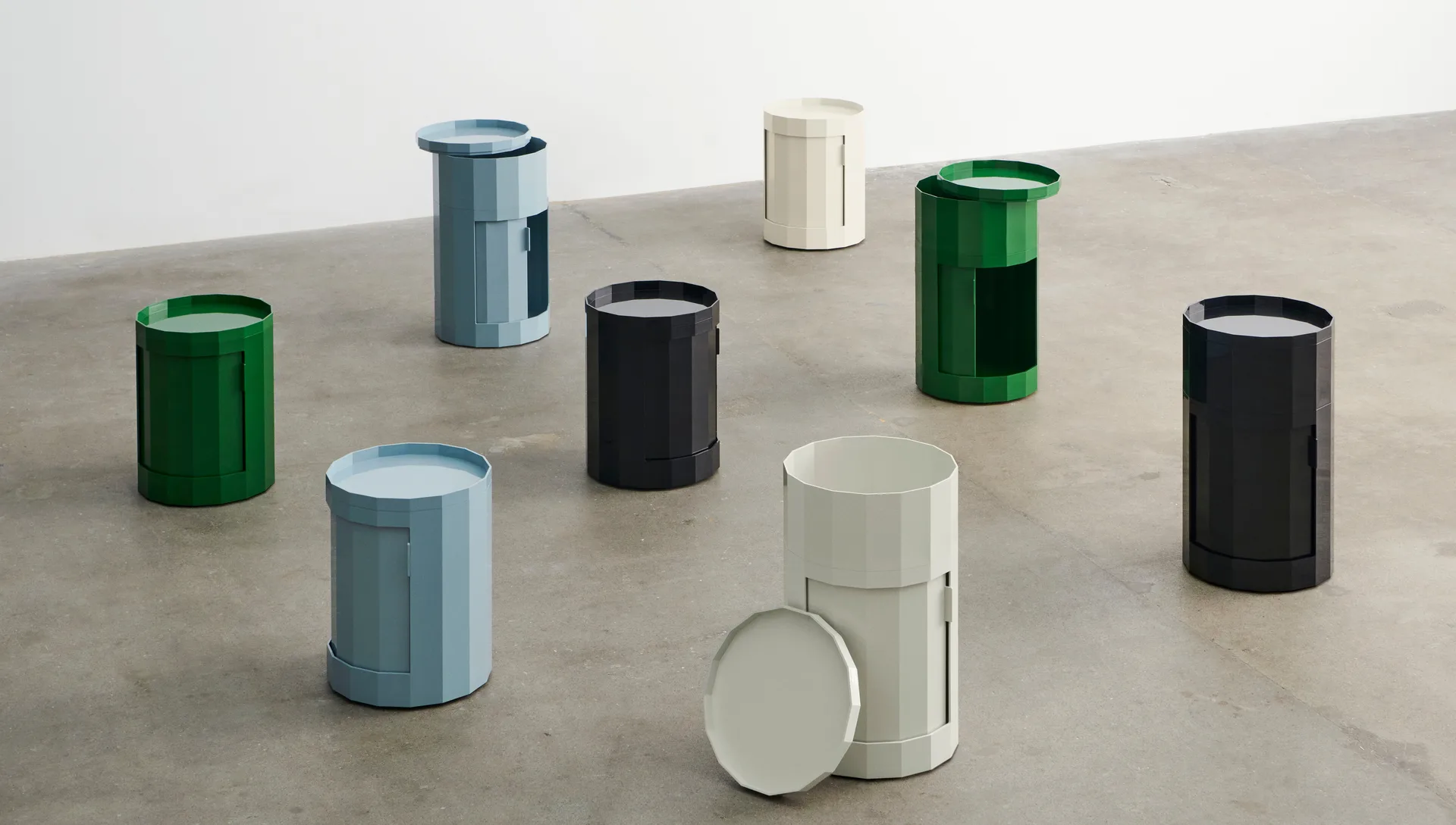 Facet Cabinet 100 sidebord, Anthracite HAY