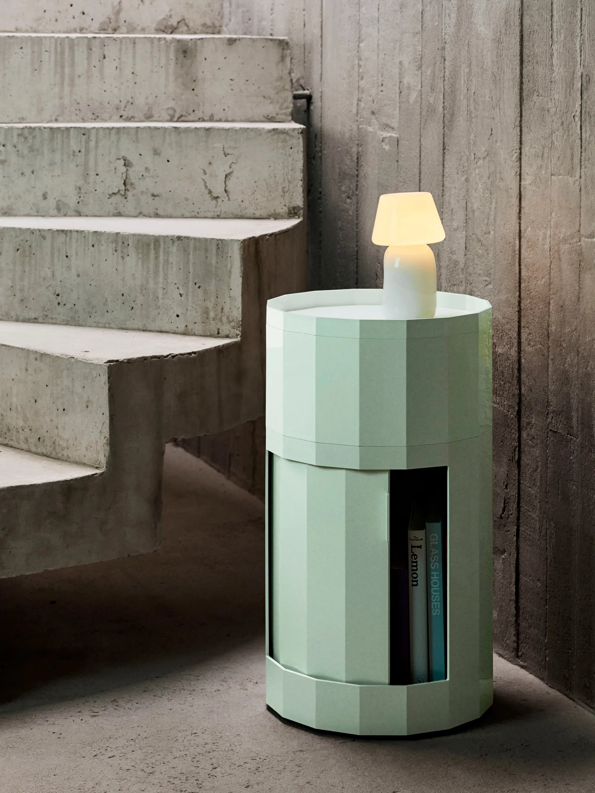 Facet Cabinet high sidebord føtter/hjul 66 cm, Soft mint HAY