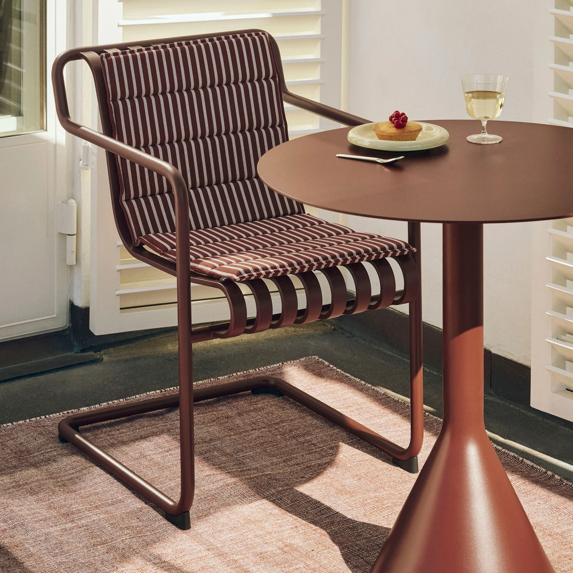 Haze matte, Iron red, 230x230 cm HAY