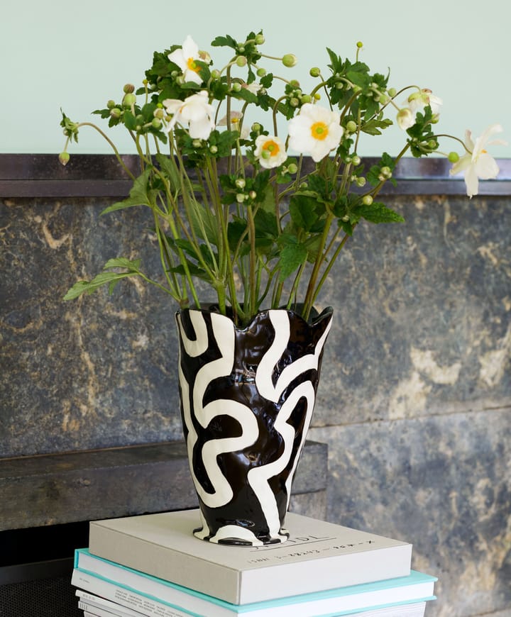 Jessica Hans Shadow vase 25 cm - Svart-hvit - HAY