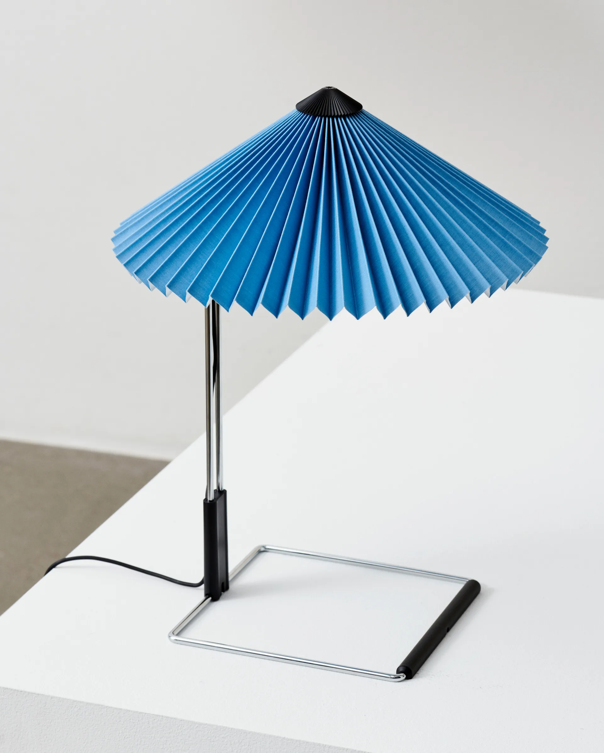 Matin table bordlampe Ø 30 cm, Placid blue-steel HAY