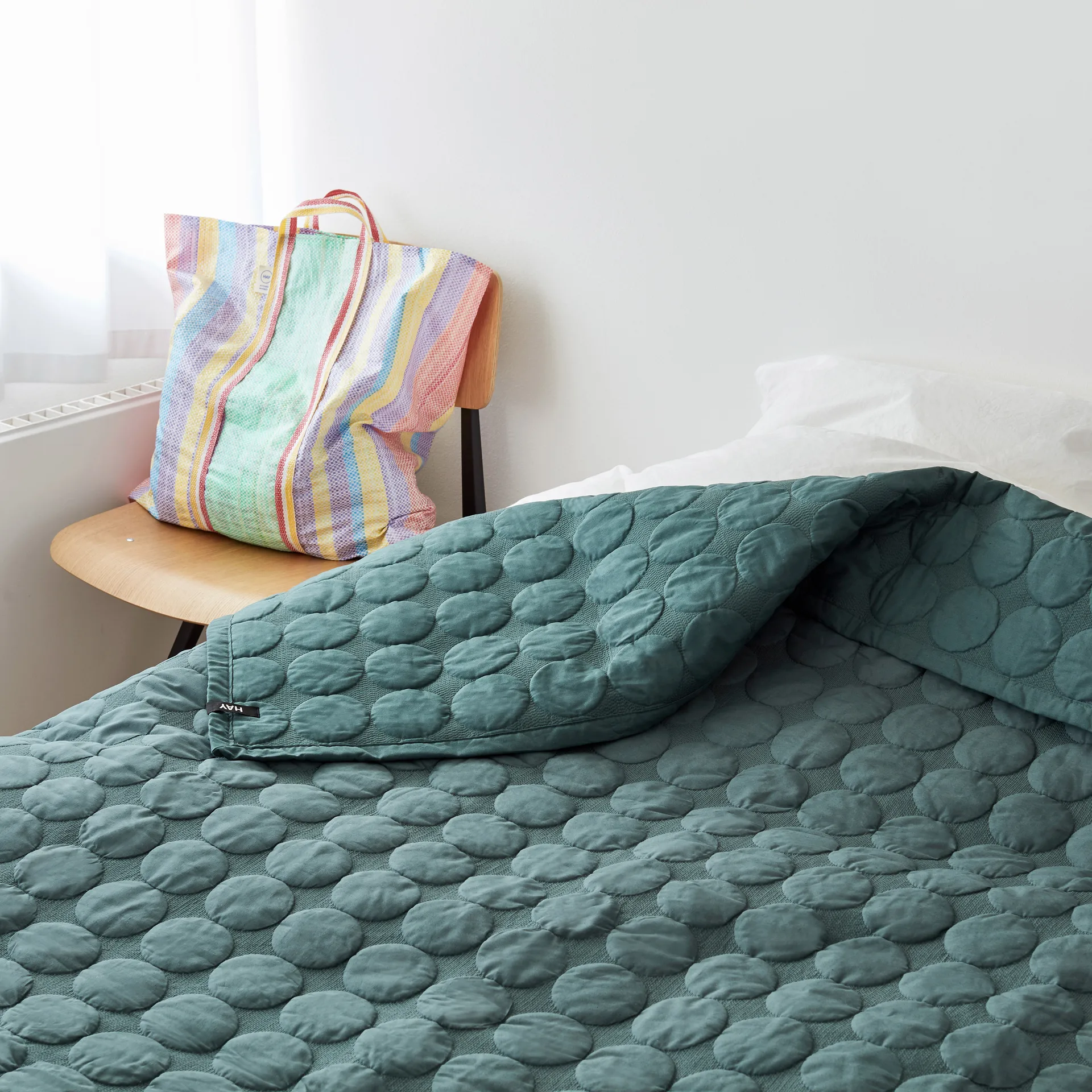 Mega Dot sengeteppe 195x245 cm, Dark green HAY