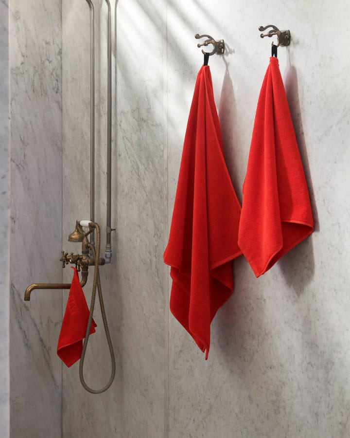 Mono badehåndkle 100 x 150 cm - Poppy red - HAY