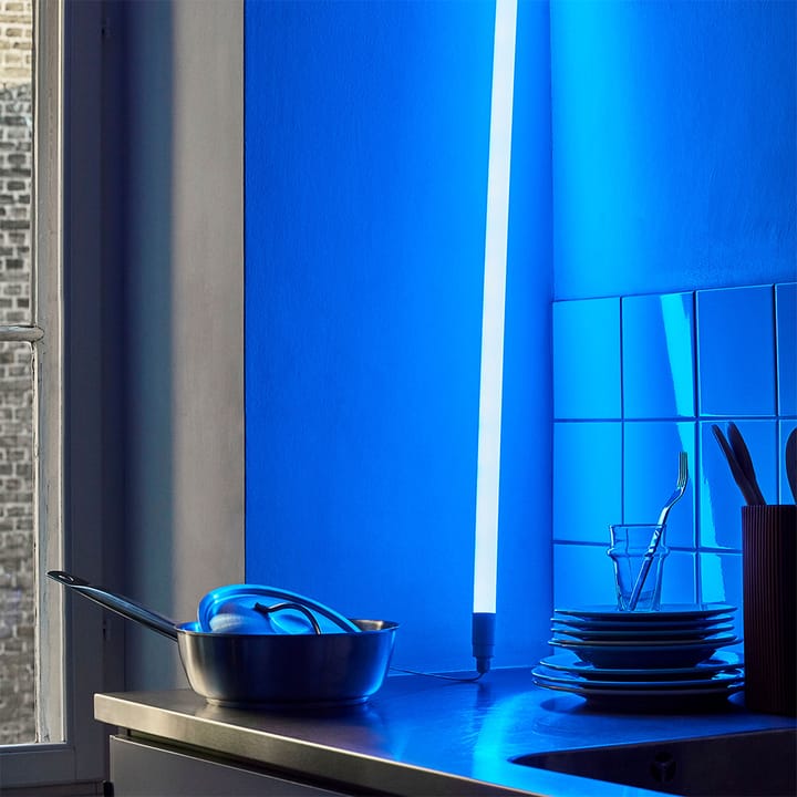 Neon Tube lysrør 150 cm, ice blue HAY