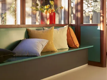 Outline pute 50 x 50 cm - Off white - HAY