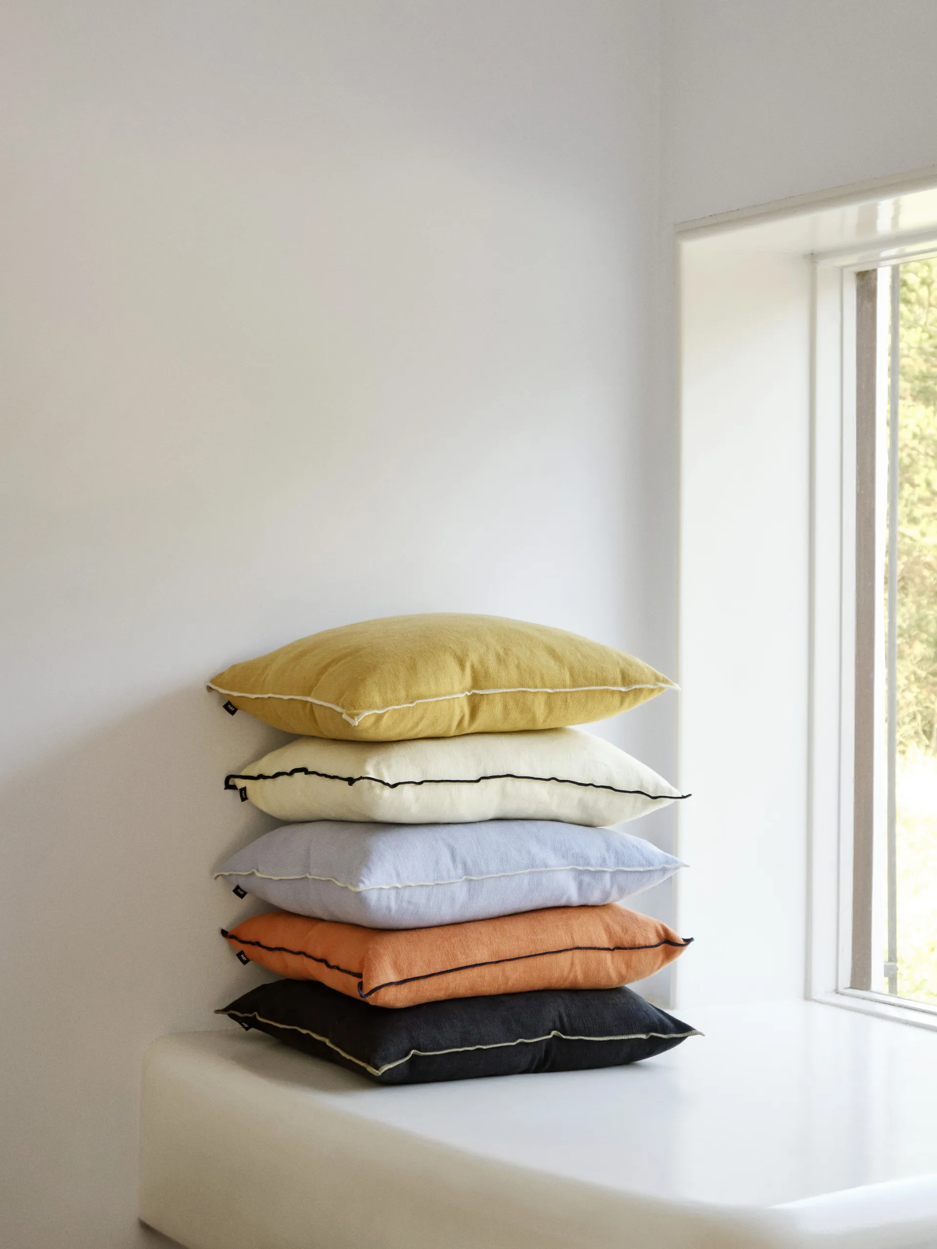 Outline pute 50 x 50 cm, Sienna HAY