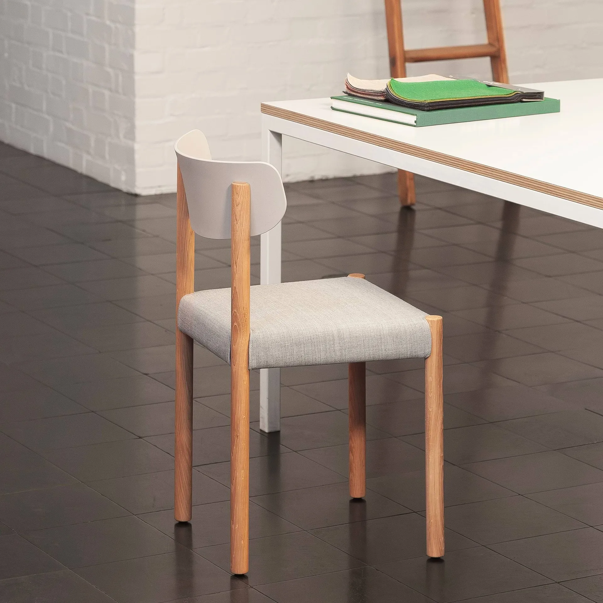Pack Chair 11 stol, Oljet eik-chalk grey-Remix 126 HAY