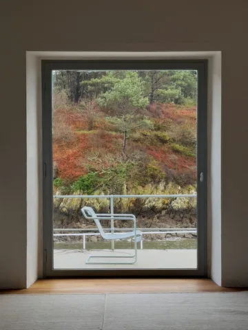 Palissade Cantilever Low loungestol - Hot galvanised steel - HAY