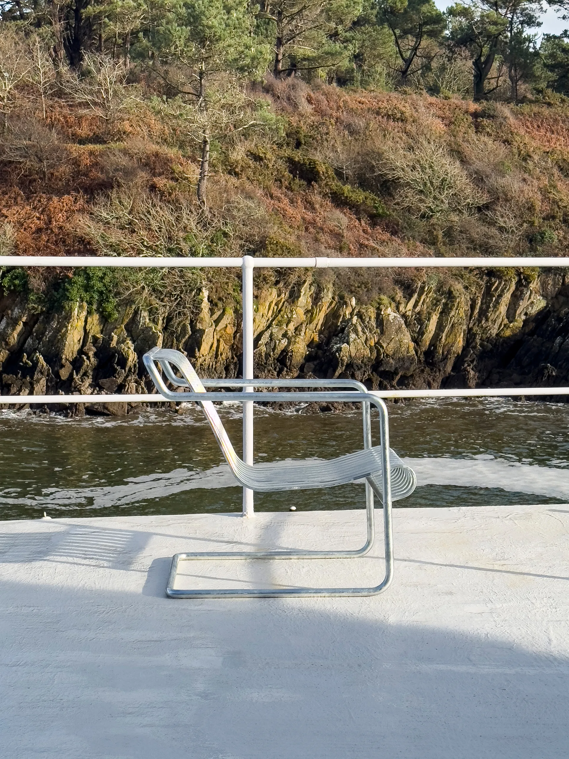 Palissade Cantilever Low loungestol, Hot galvanised steel HAY