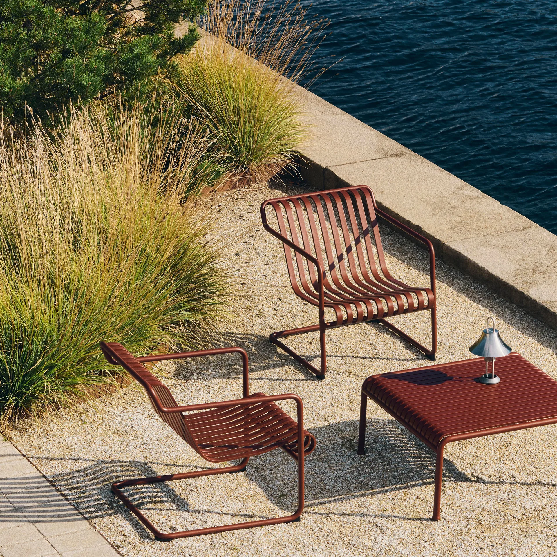 Palissade Cantilever Low loungestol, Iron red HAY