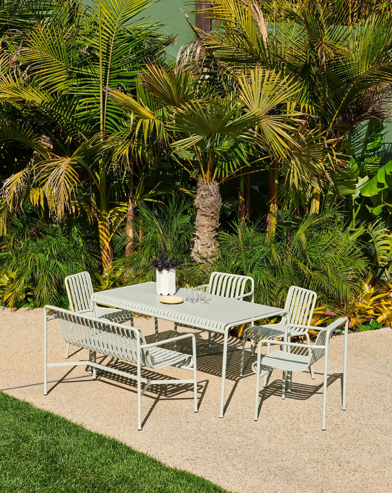 Palissade spisegruppe 2 Dining karmstol + benk 170x90 cm sky grey,  HAY