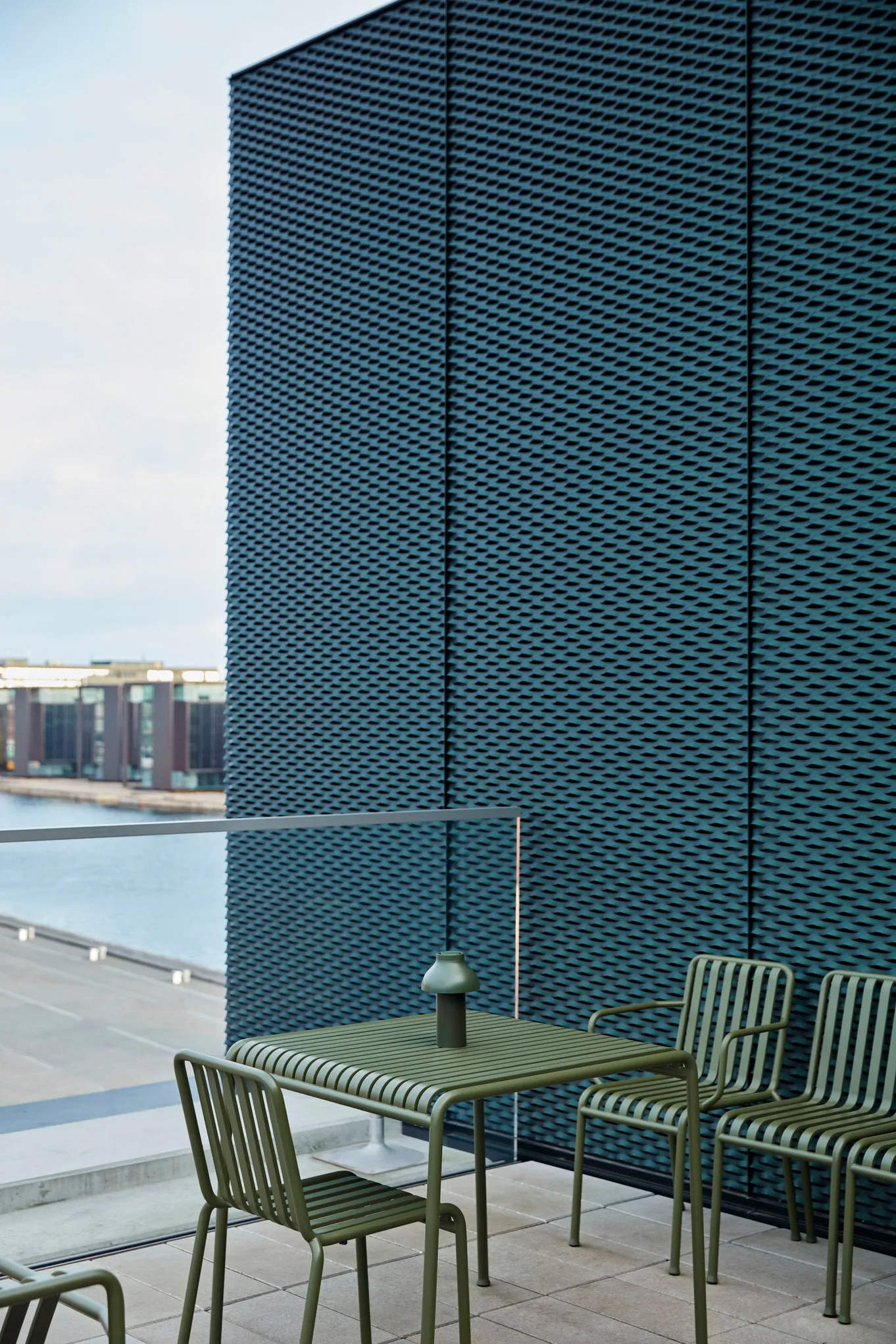 Palissade spisegruppe 2 stoler 82,5x90 cm - Olive HAY